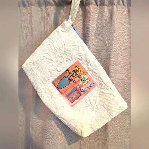 Makeup/bathroom/travel bag - Picture 3 of 12